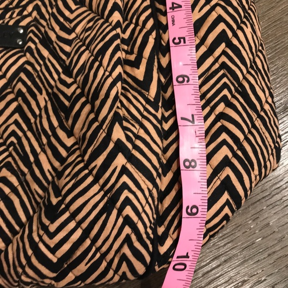 “Vera Bradley” Nice Size Purse - Picture 7 of 7